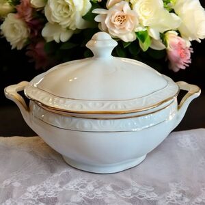 Vtg Gold Trimmed White Bone China Soup Vegetable Tureen Bowl/Lid #A31